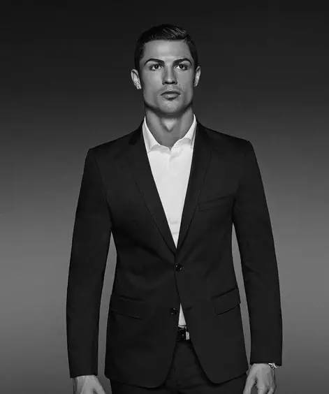 懂球帝2025年11月MVP候选出炉：姆巴佩、哈兰德领衔，莱万在列（懂球帝公布2025年11月MVP候选名单：姆巴佩、哈兰德领跑，莱万入选）