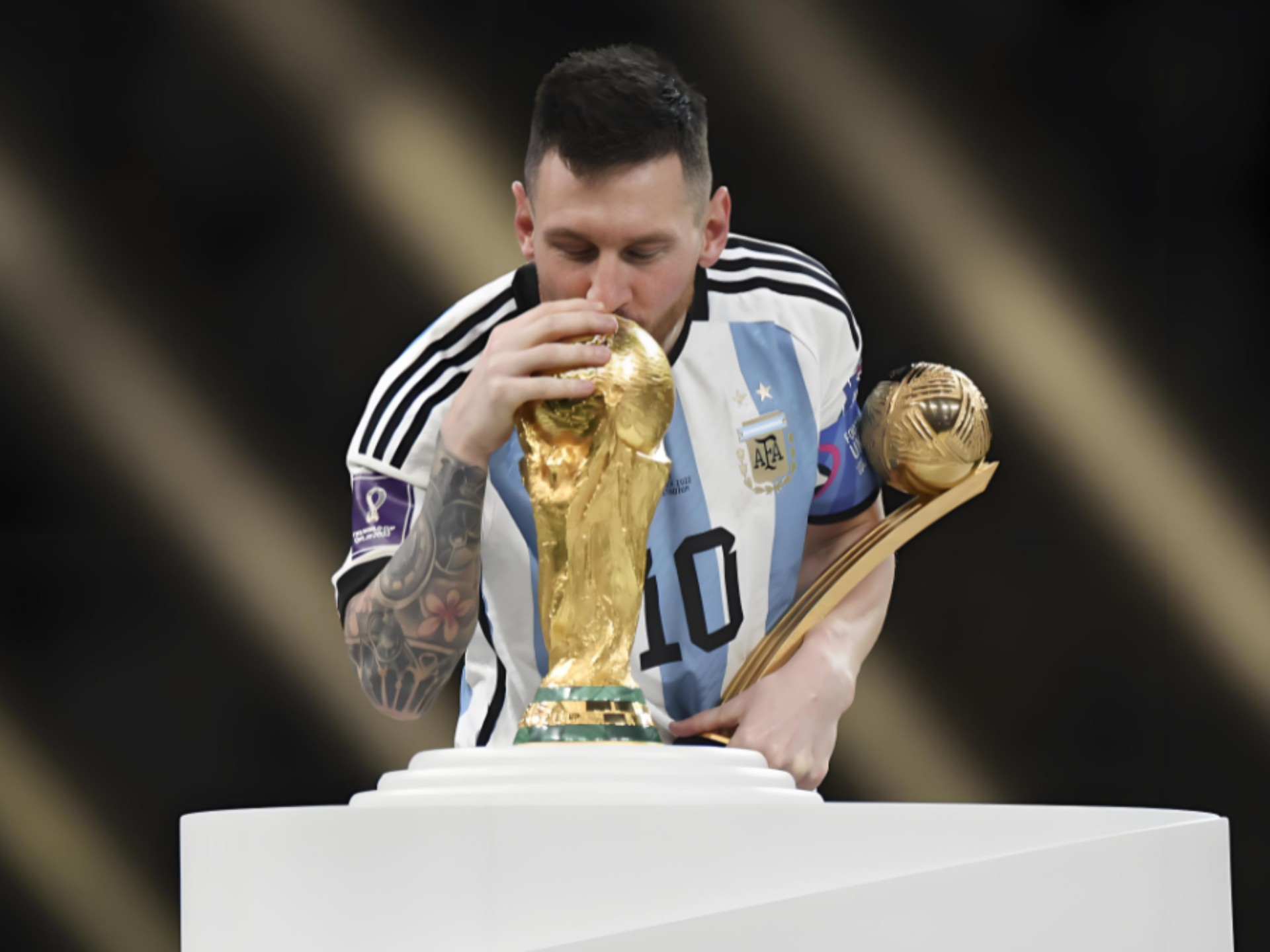 葡媒：C罗已被葡萄牙豁免离开集训营，目前返回了沙特（葡萄牙媒体：C罗获准离开国家队集训，已返回沙特阿拉伯）