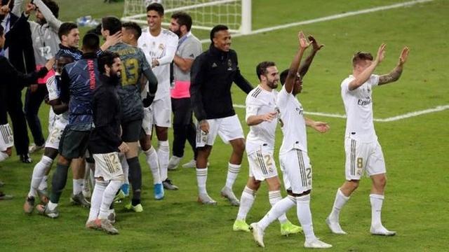 皇马18岁天才成谜！9场不败后神秘消失，阿隆索为何弃用马斯坦托诺？（皇马18岁新星成谜：9场不败后无故淡出，阿隆索为何弃用马斯坦托诺？）