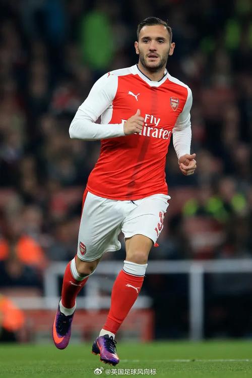 他真把足球踢成艺术了（他用脚步谱写足球的艺术）