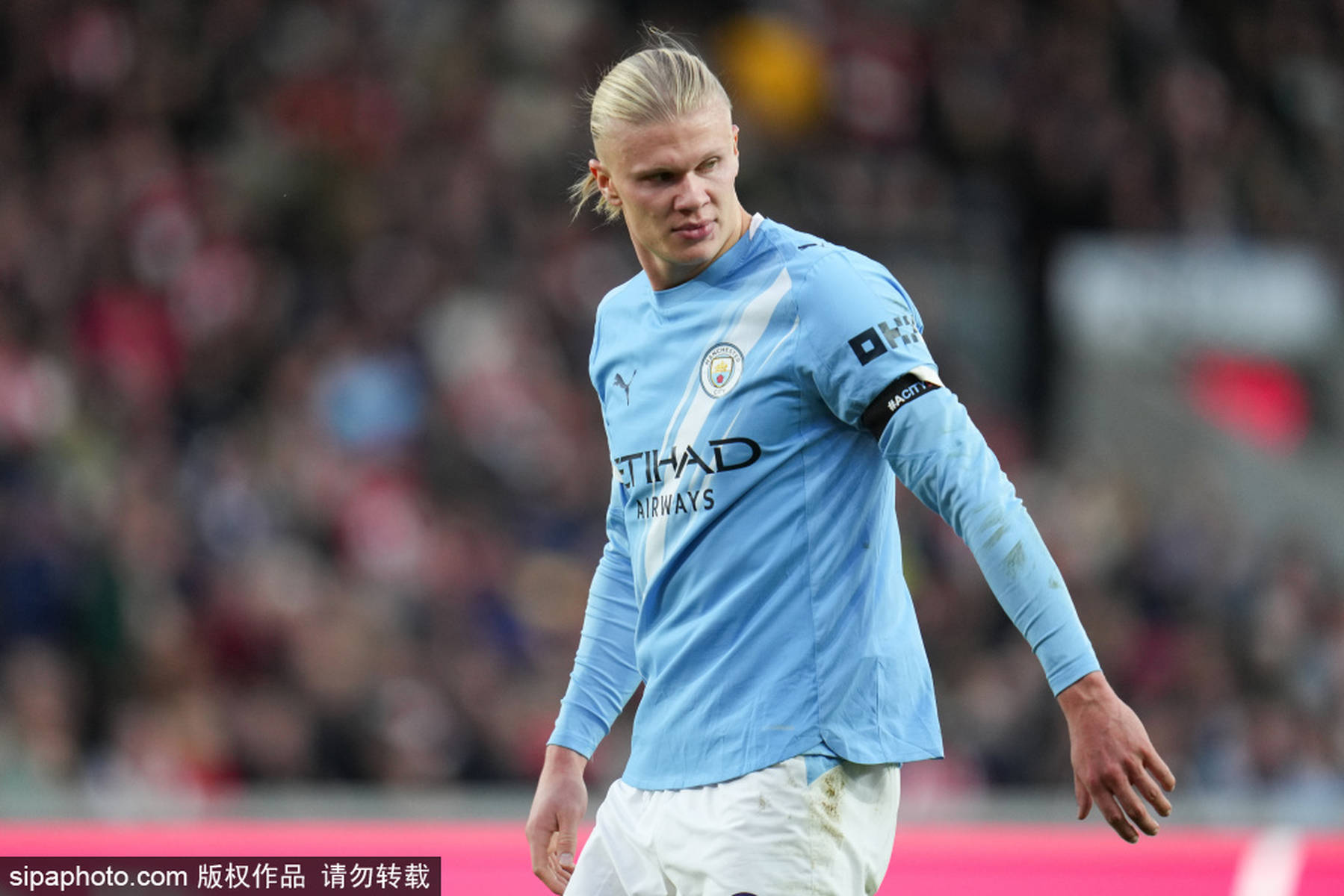 成都蓉城祝贺重庆铜梁龙成功冲超：我们携手展现西南足球风采（成都蓉城向重庆铜梁龙晋级中超致贺：携手彰显西南足球魅力）