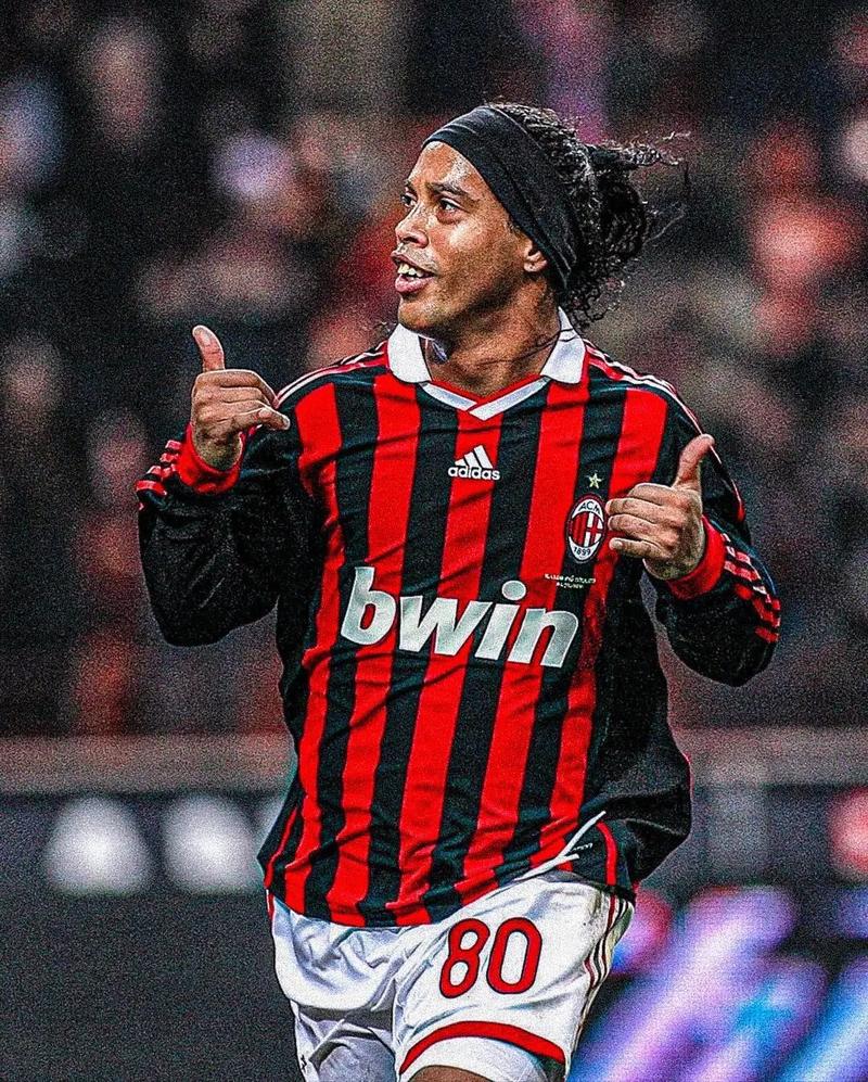 半场：勒沃库森5-0海登海姆，希克闪击+双响，霍夫曼建功（半场战报：勒沃库森5-0领先海登海姆，希克开场破门梅开二度，霍夫曼也进球）