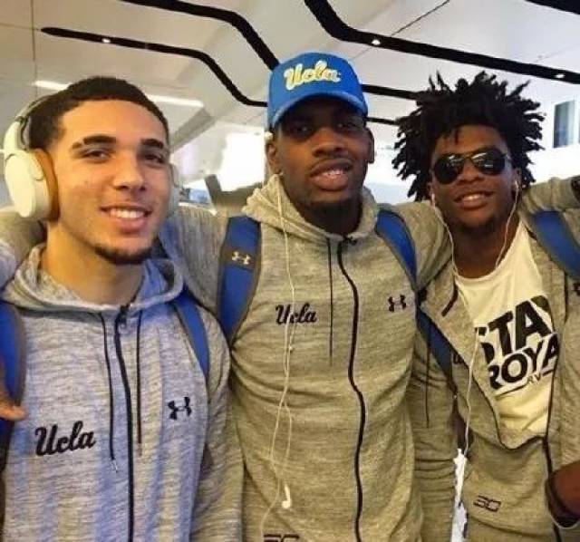 邮报：曼联询问多纳鲁马转会可能性，转会费与工资都超出预算（邮报：曼联探讨引进多纳鲁马，但转会费与薪资要求均超预算）