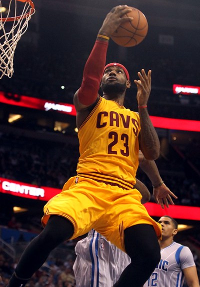 亚精英赛战报：陈威屡献神扑，海港0-0险平柔佛新山仍垫底（亚精英赛：陈威高接低挡，海港0-0逼平柔佛新山仍居垫底）