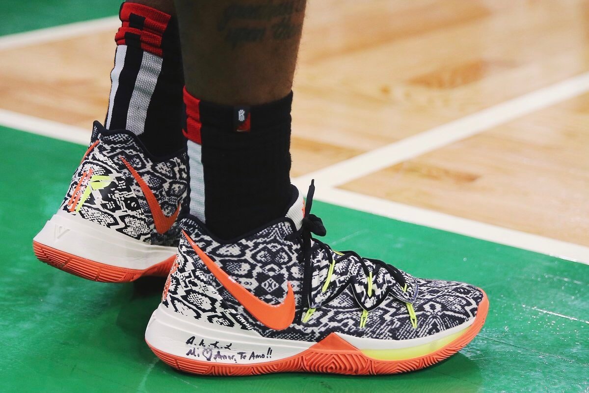 魏翊东：我和谢晖合影是在J联赛现场，被捏造成他要执教国安（魏翊东澄清：与谢晖在J联赛的合影被误传为其将执教国安）