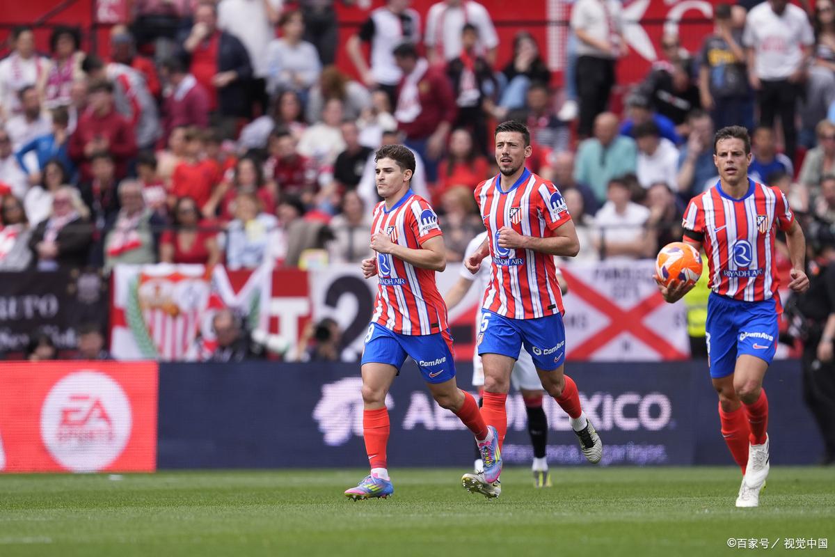 本菲卡旧将路易松晒照说在学习，照片显示他问AI足球总监职责（本菲卡旧将路易松晒学习照，图中可见他向AI询问足球总监职责）